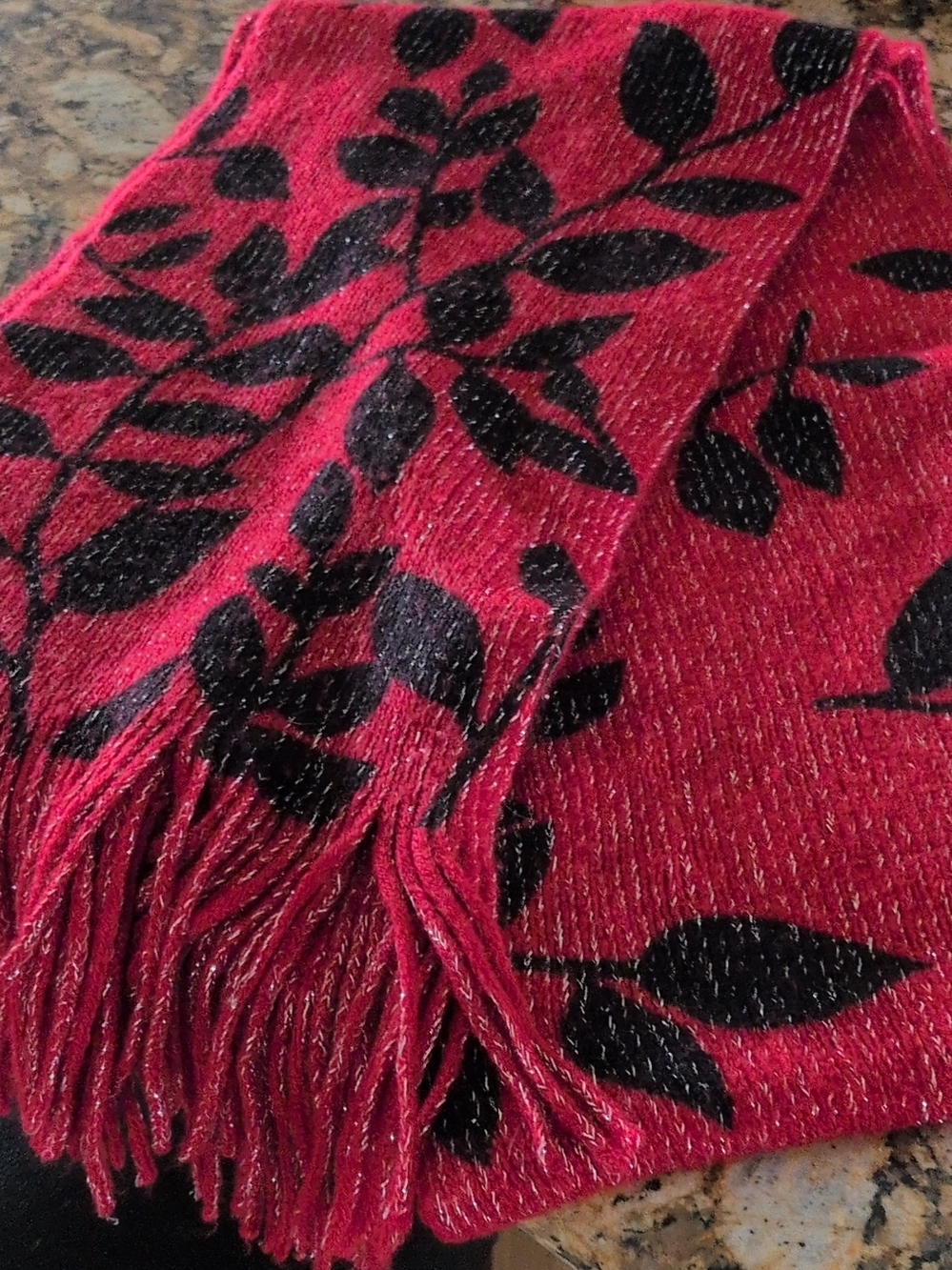 Red and Black Leaf Pattern Fringe Scarf